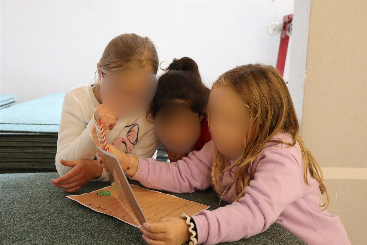 Lire la suite à propos de l’article Des vacances d’automne pleines de découvertes à l’Accueil de Loisirs d’Argences en Aubrac