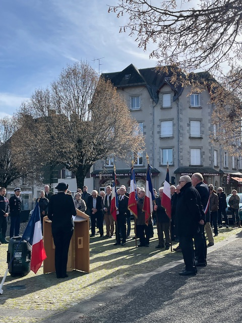 Lire la suite à propos de l’article Argences en Aubrac rend hommage aux morts pour la France